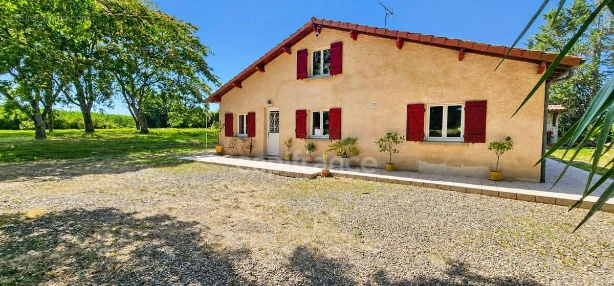 Dpt landes (40), à vendre à samadet, maison t5 162 m² avec garages, dépendances et terrain arboré de 2 482 m² - photo 16