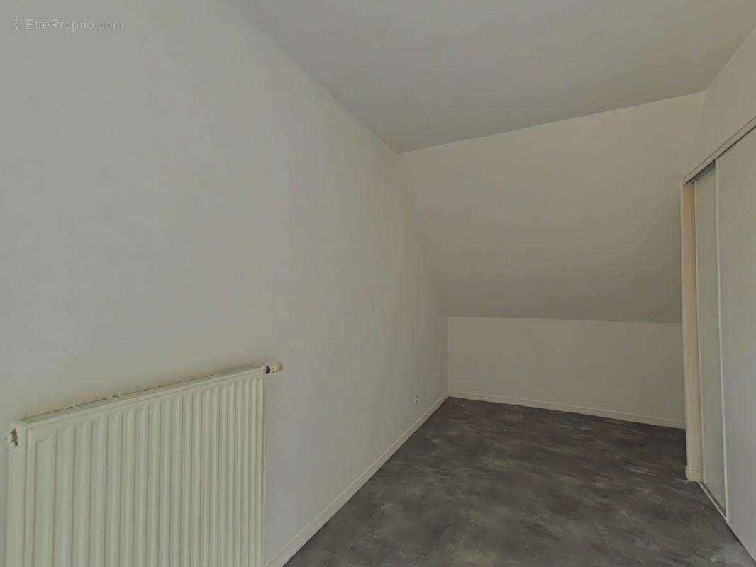 Maison à SAINT-SEBASTIEN-DE-MORSENT