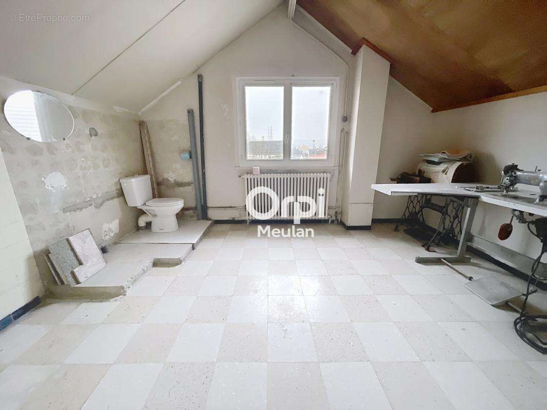 Maison à LES MUREAUX