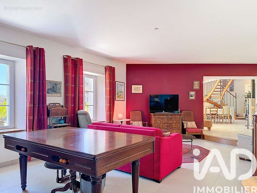 Photo 8 - Maison à FONTAINES-D'OZILLAC