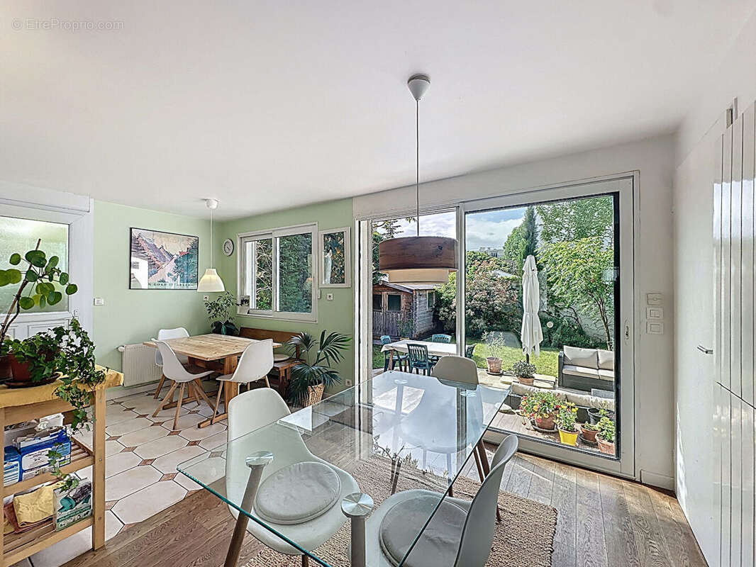 Maison à SAINT-MAUR-DES-FOSSES