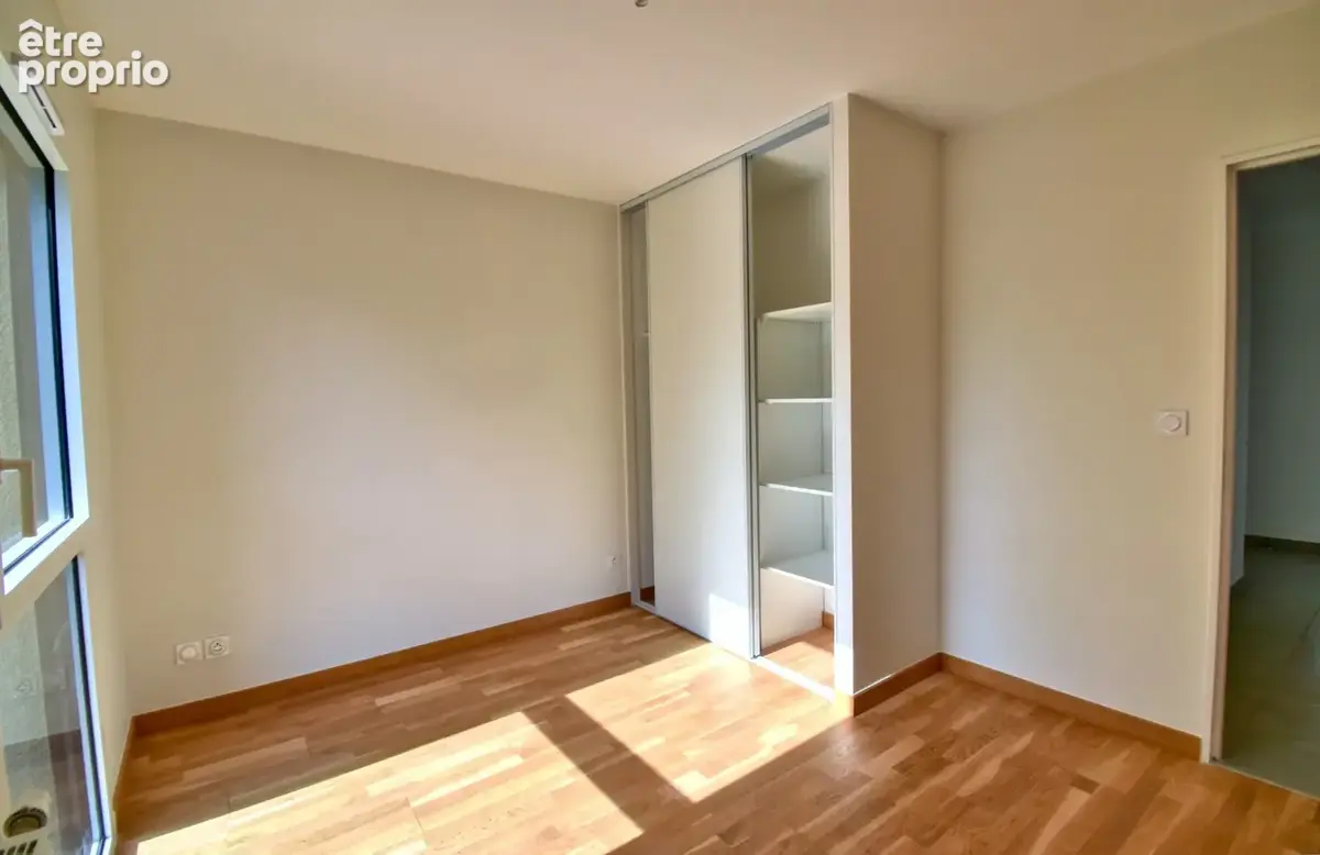 Appartement - T3 avec balcon fonctionnel, lumineux et cadre idéal ! - photo 11