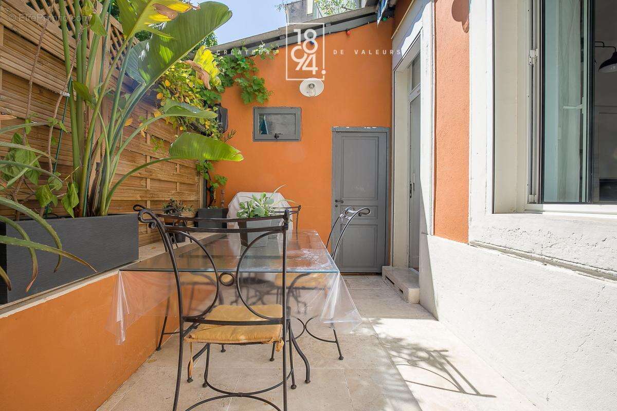 Appartement à MARSEILLE-5E