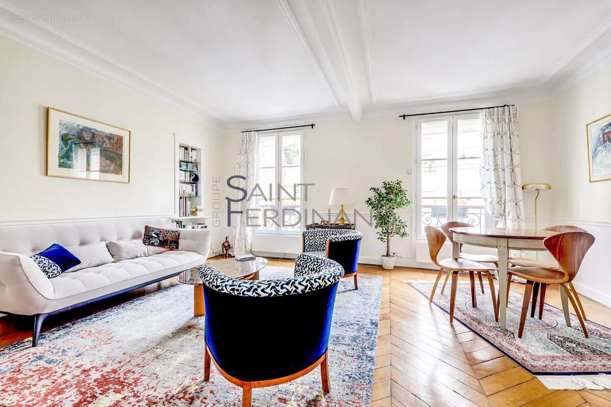 Appartement à PARIS-7E