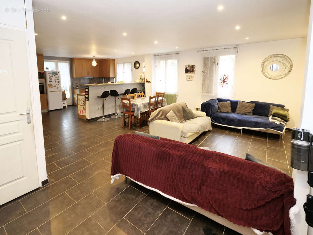 Maison à LE CHATELET-EN-BRIE