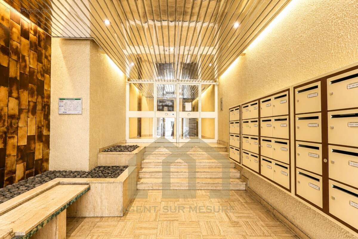 Appartement à PARIS-20E