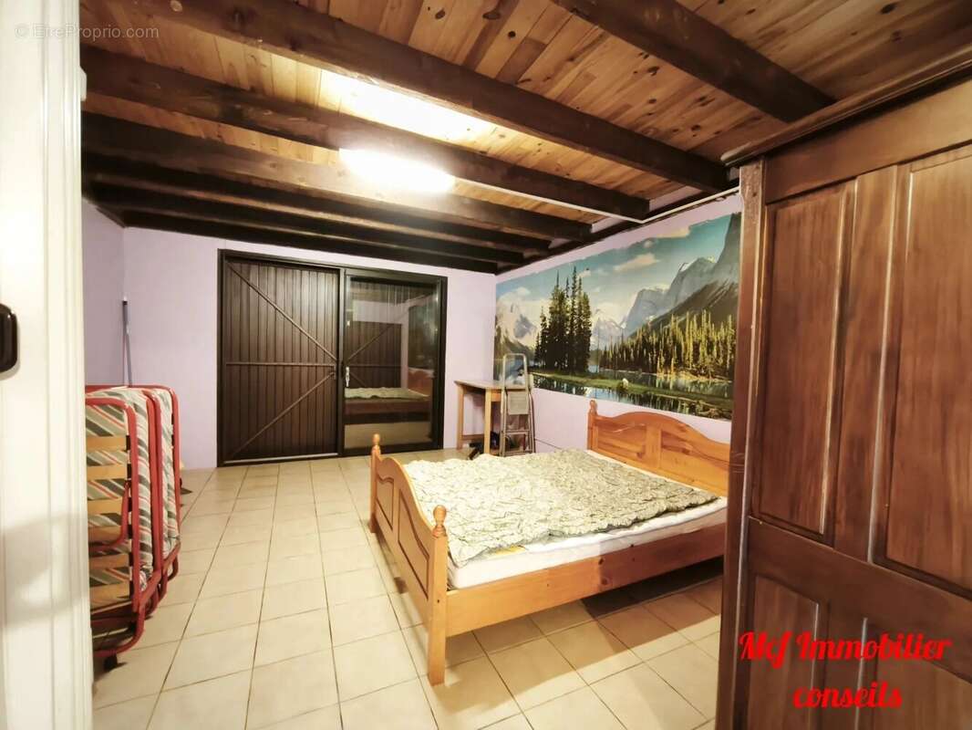 Terrain à VEZINS-DE-LEVEZOU