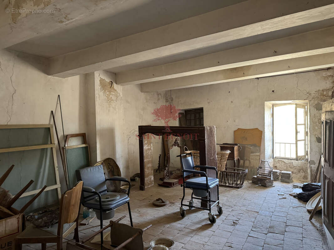 Maison à MONTPEYROUX