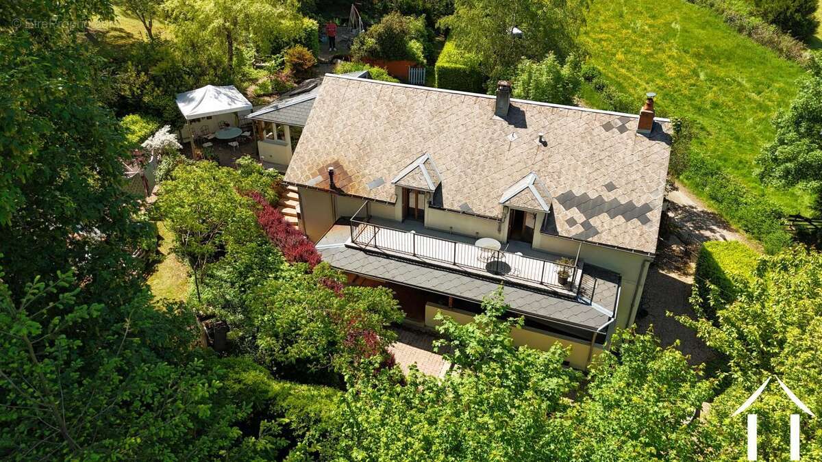 Maison à CUSSY-EN-MORVAN
