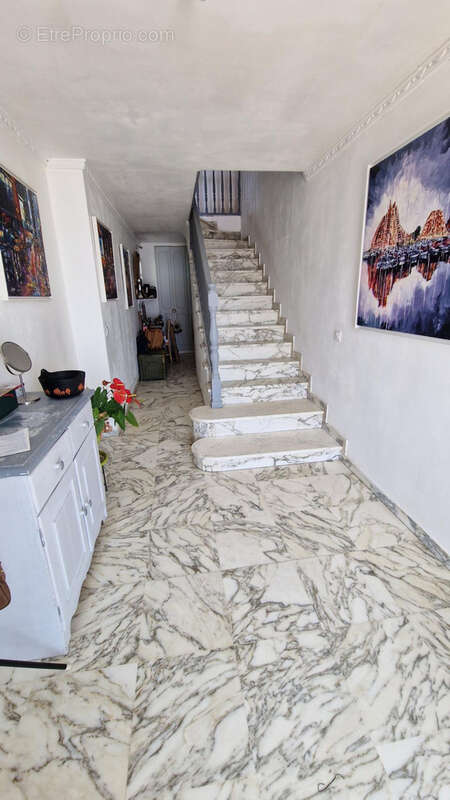 Maison à MAUGUIO