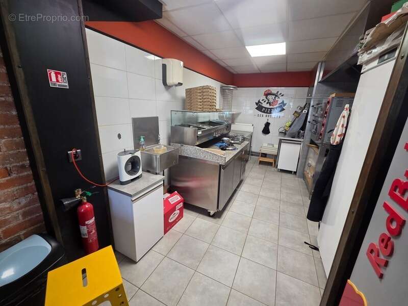 Commerce à SAINT-JULIEN-LES-ROSIERS