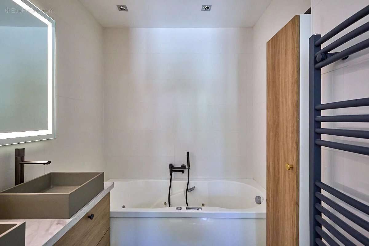 Appartement à VILLENEUVE-LOUBET
