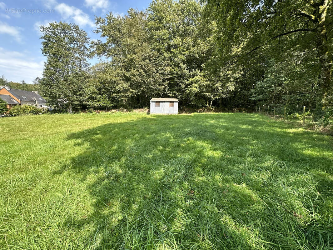 Terrain à BAUD