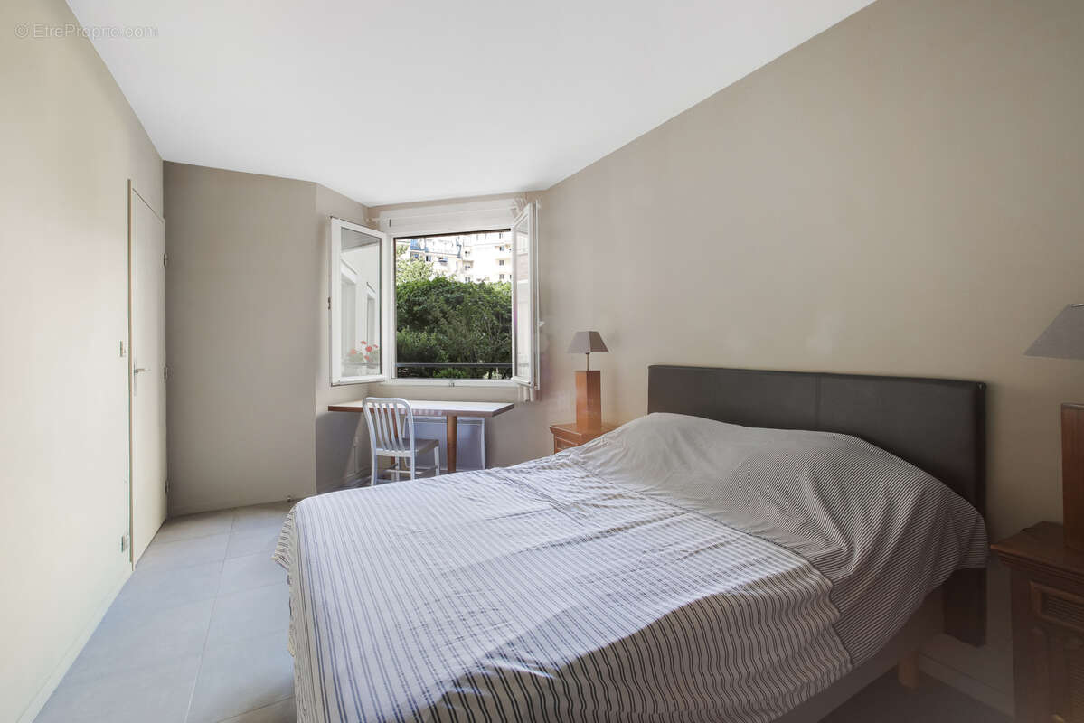 Appartement à PARIS-10E