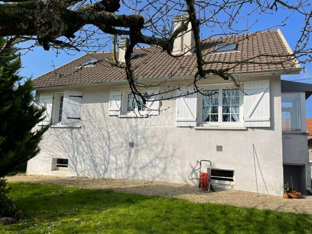 Maison à ROZAY-EN-BRIE