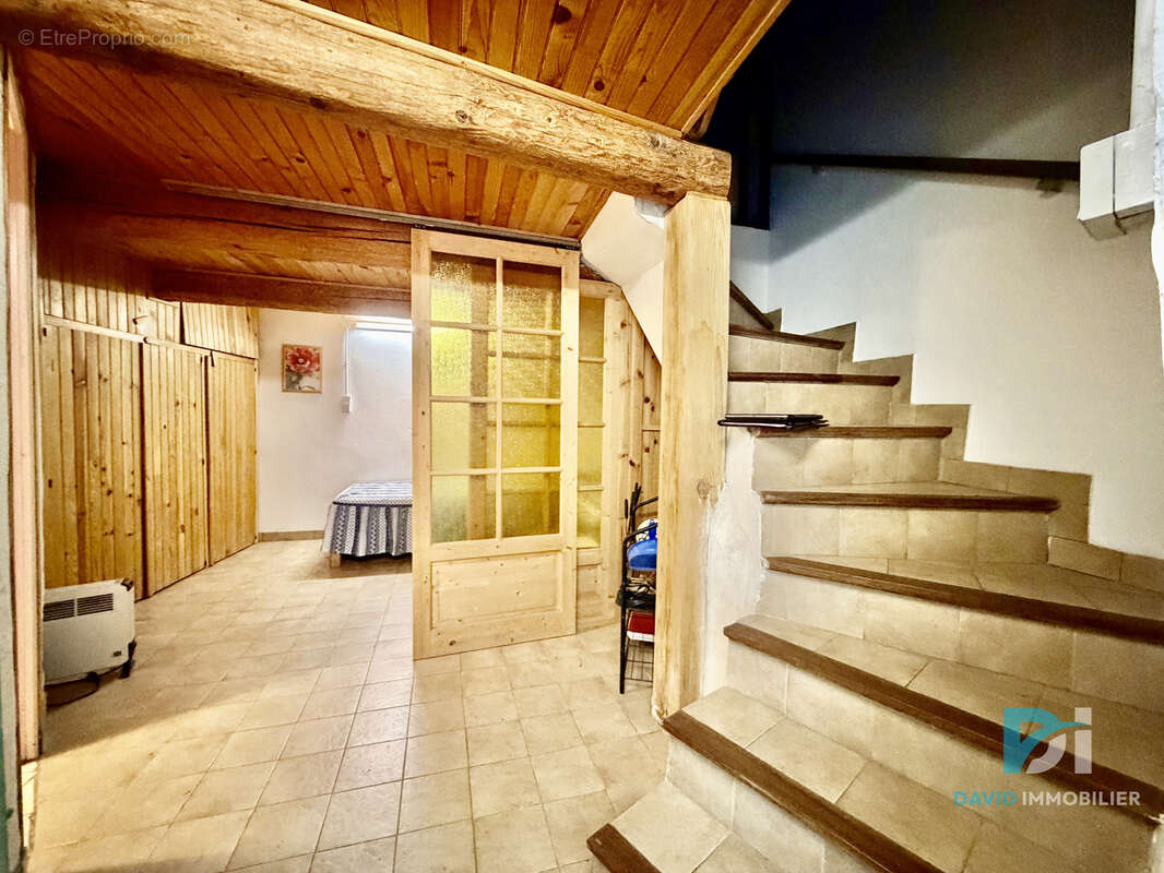 Maison à SAINT-THIBERY