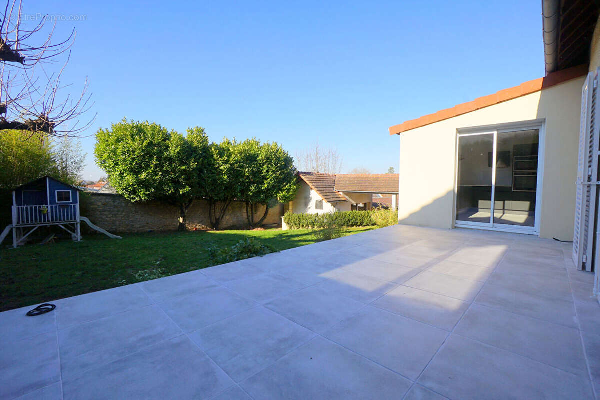 Maison à MEZIERES-SUR-SEINE
