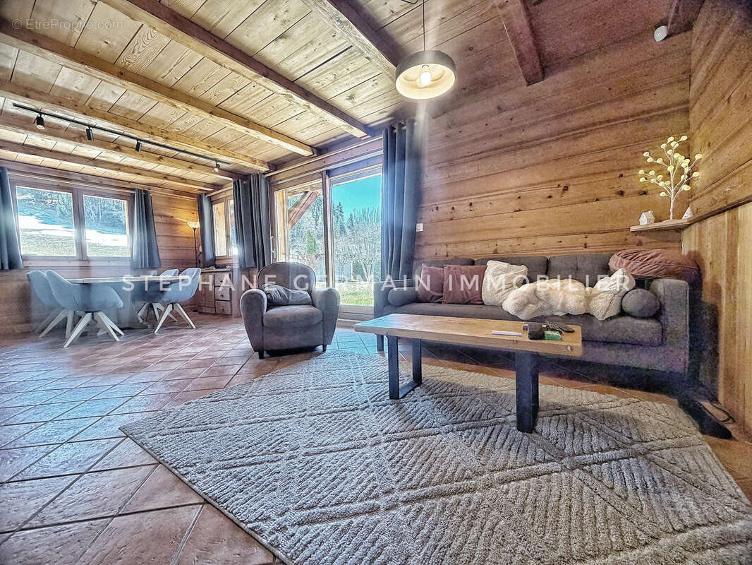 Maison à DEMI-QUARTIER