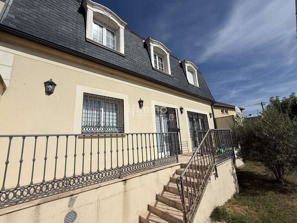 Maison à TREMBLAY-EN-FRANCE