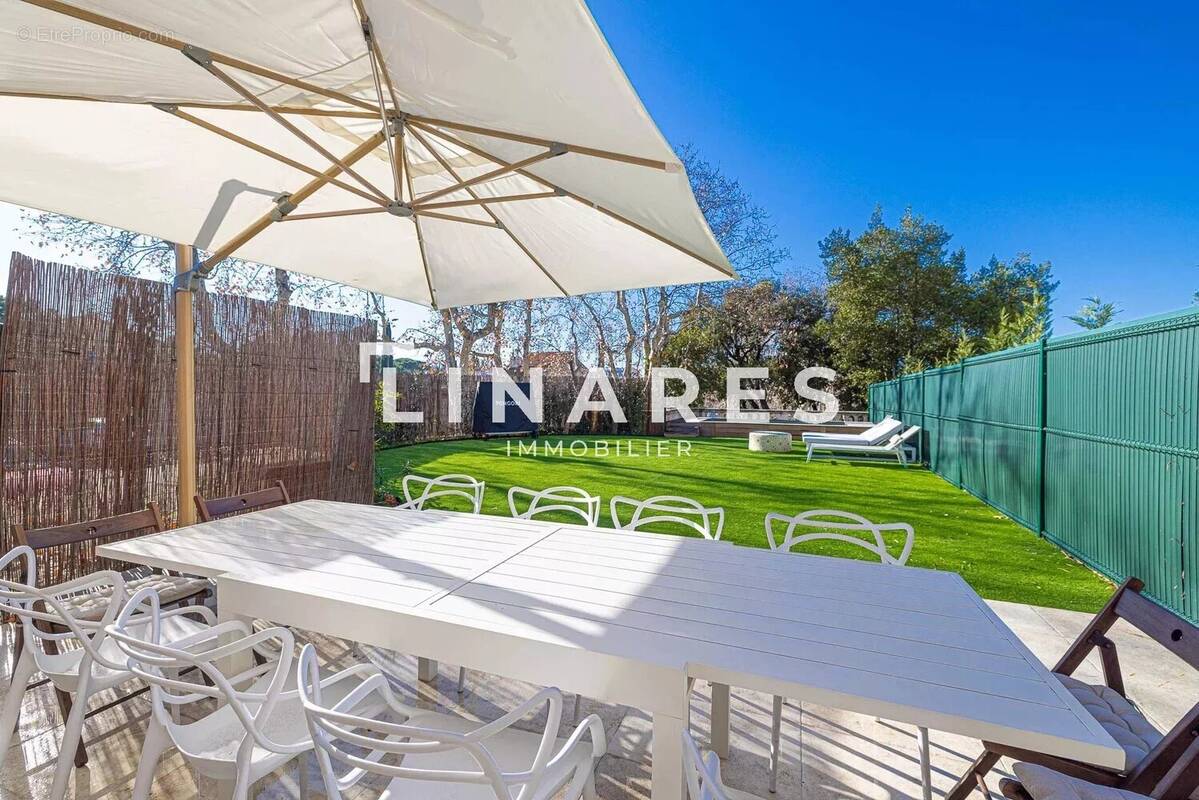 Appartement à MARSEILLE-9E