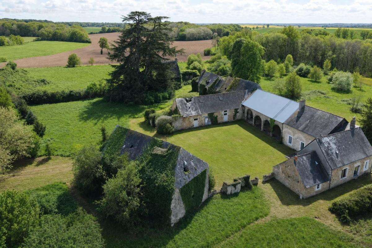 Maison à SAINT-OUEN-EN-CHAMPAGNE