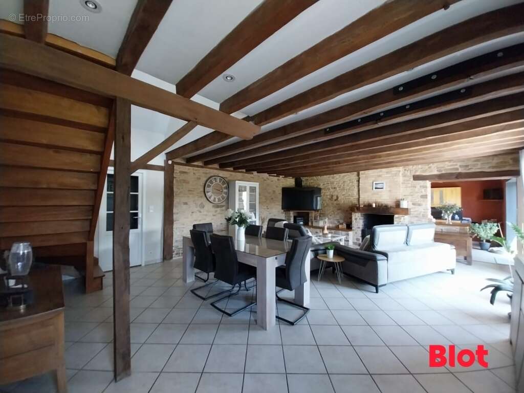 Maison à SION-LES-MINES