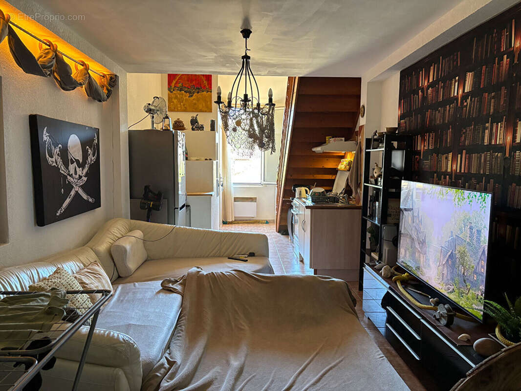 Appartement à ENSUES-LA-REDONNE