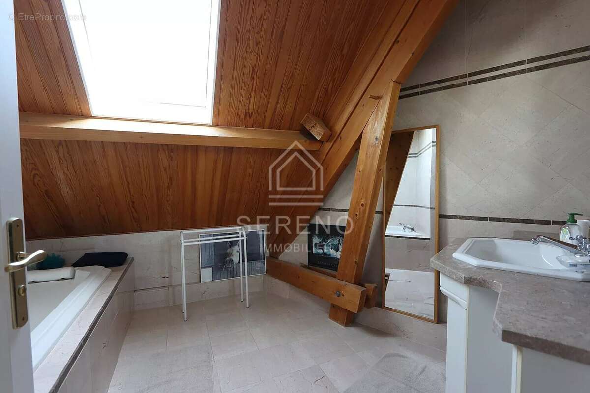 Maison à CHAMPS-SUR-MARNE