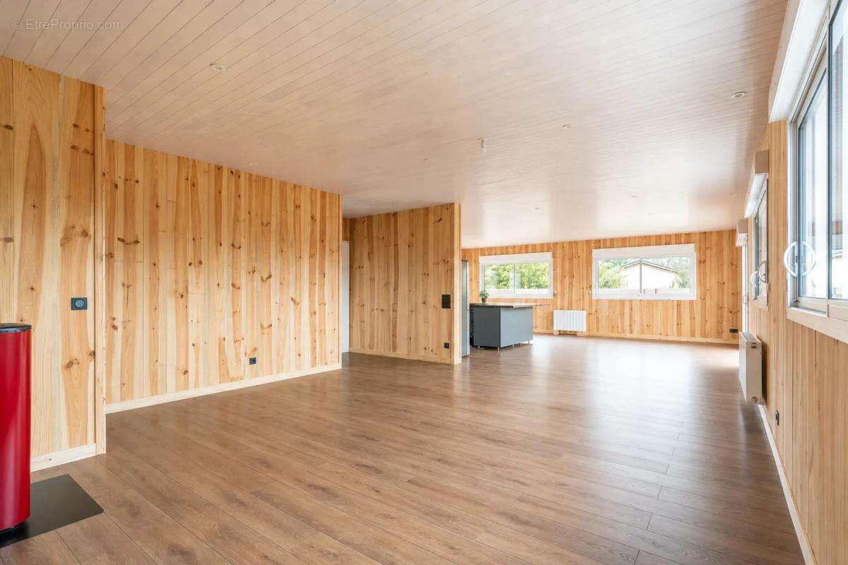 Maison neuve 6 pièces avec jardin à Arès - photo 4