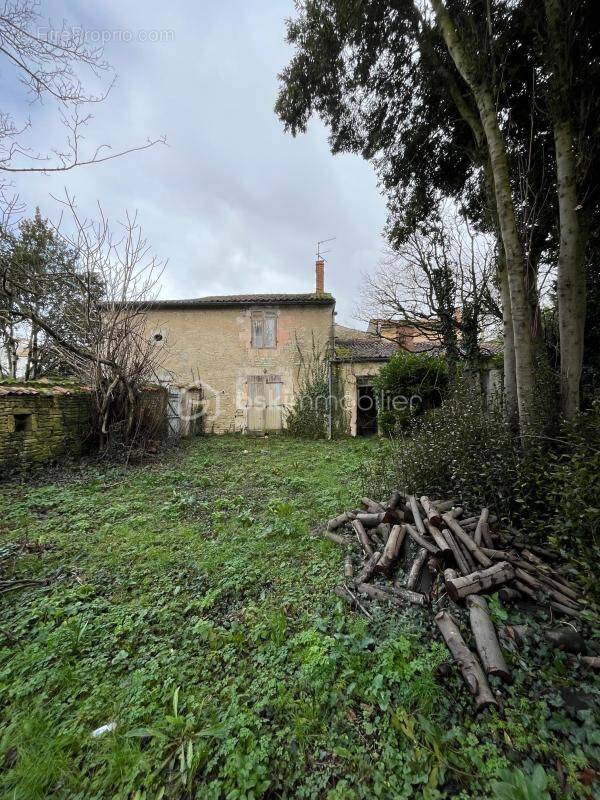 Maison à MAUZE-SUR-LE-MIGNON