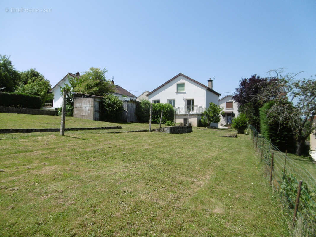 Maison à TOULON-SUR-ARROUX