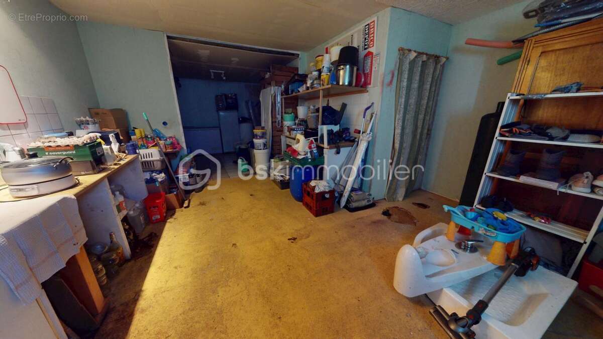 Maison à COURCELLES