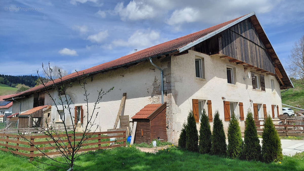 Maison à GUYANS-VENNES