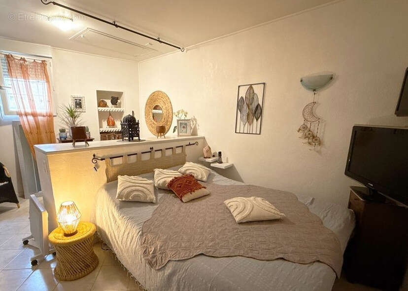 Maison à MORNAS