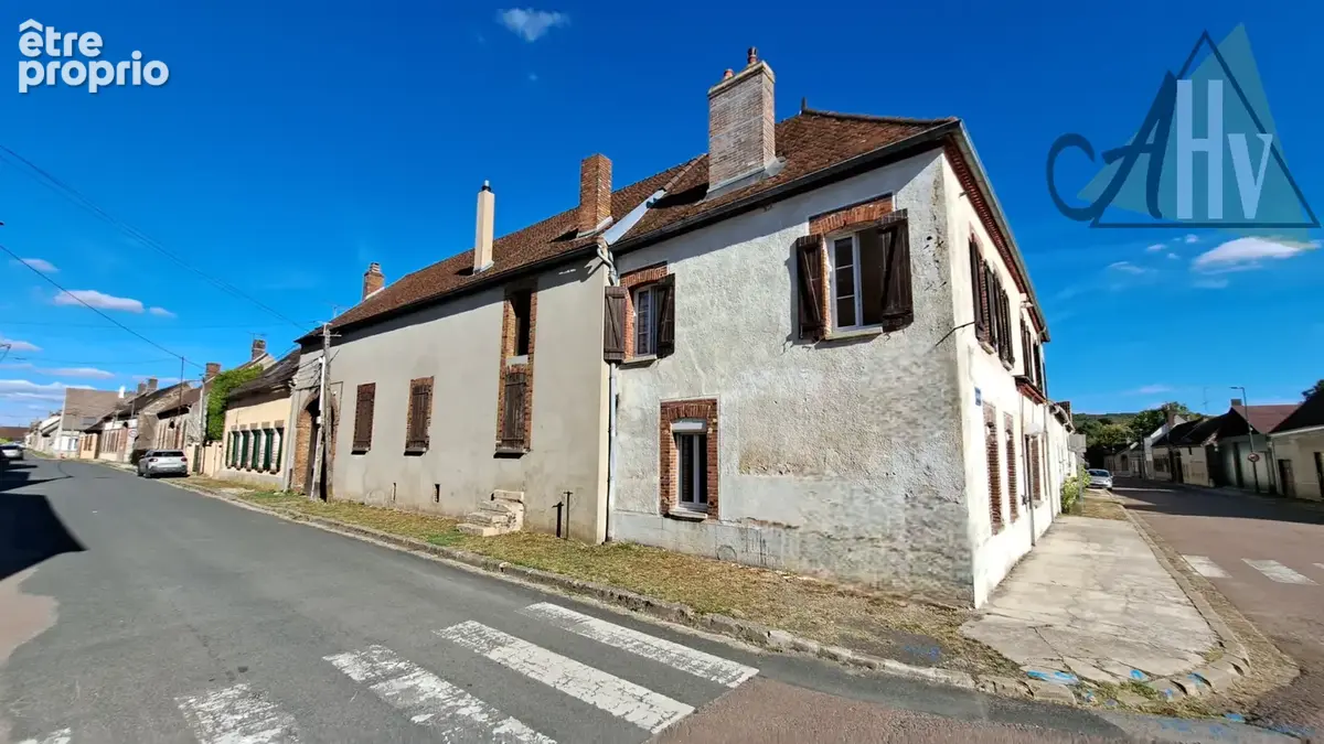 Entre Thorigny sur Oreuse et Villeneuve l'Archevêque - Grande maison de 283 m2 avec 8 chambres, dépendances et - photo 15
