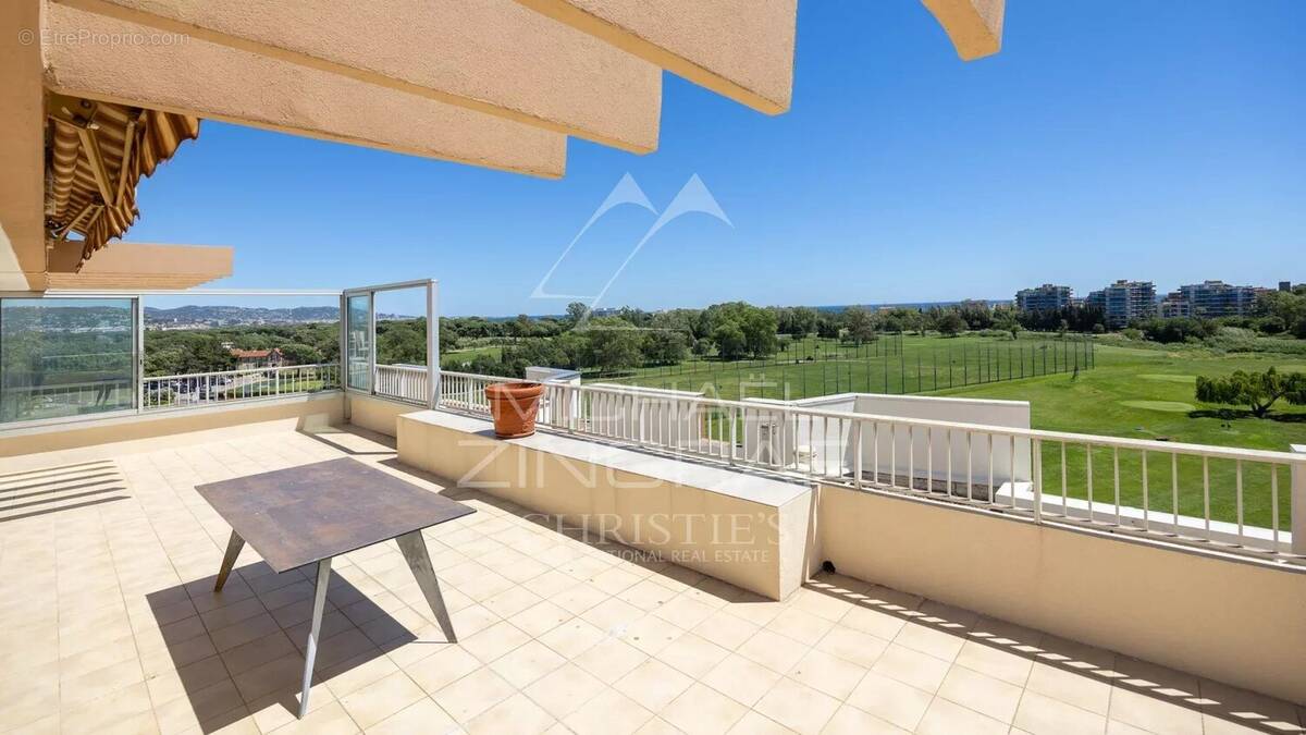 Appartement à MANDELIEU-LA-NAPOULE