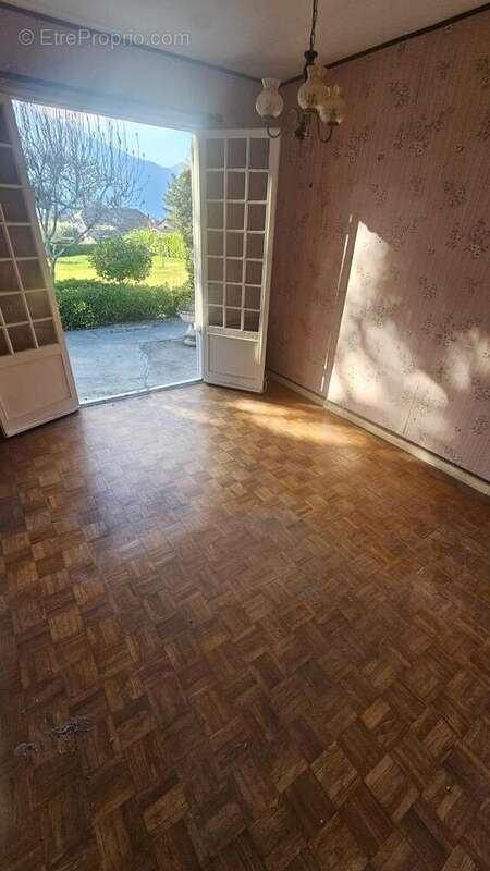 Maison à BRISON-SAINT-INNOCENT