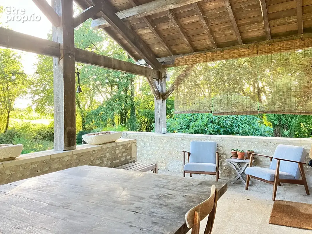 Un grand balcon royale dans la verdure, une maison de caractère et un gîte indépendant - photo 12