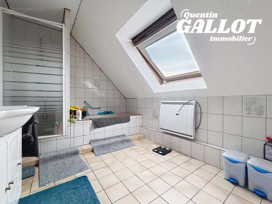 Maison à CAPPELLE-BROUCK