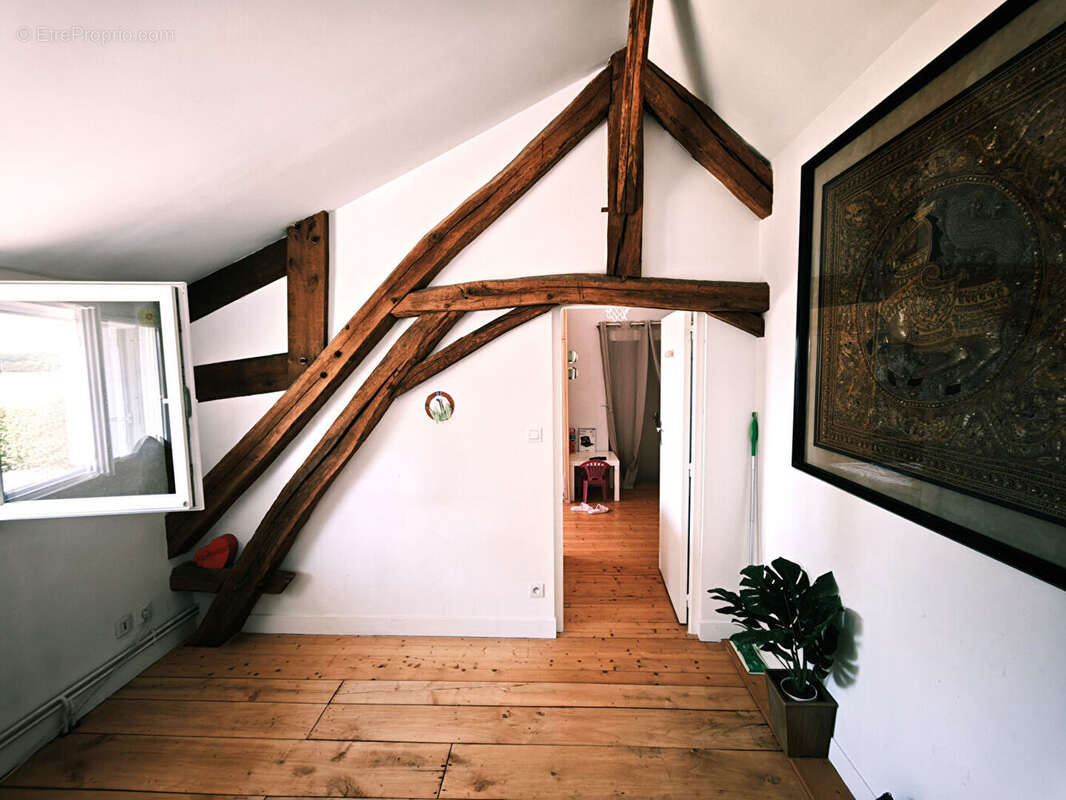 Maison à LIGNEROLLES