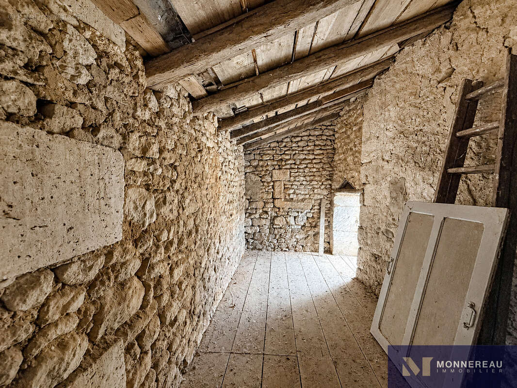 Maison à GOND-PONTOUVRE