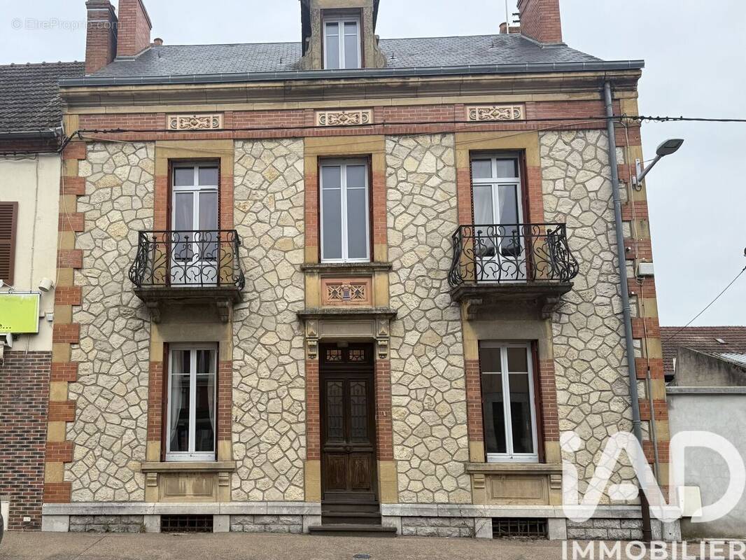Photo 1 - Maison à DOMPIERRE-SUR-BESBRE