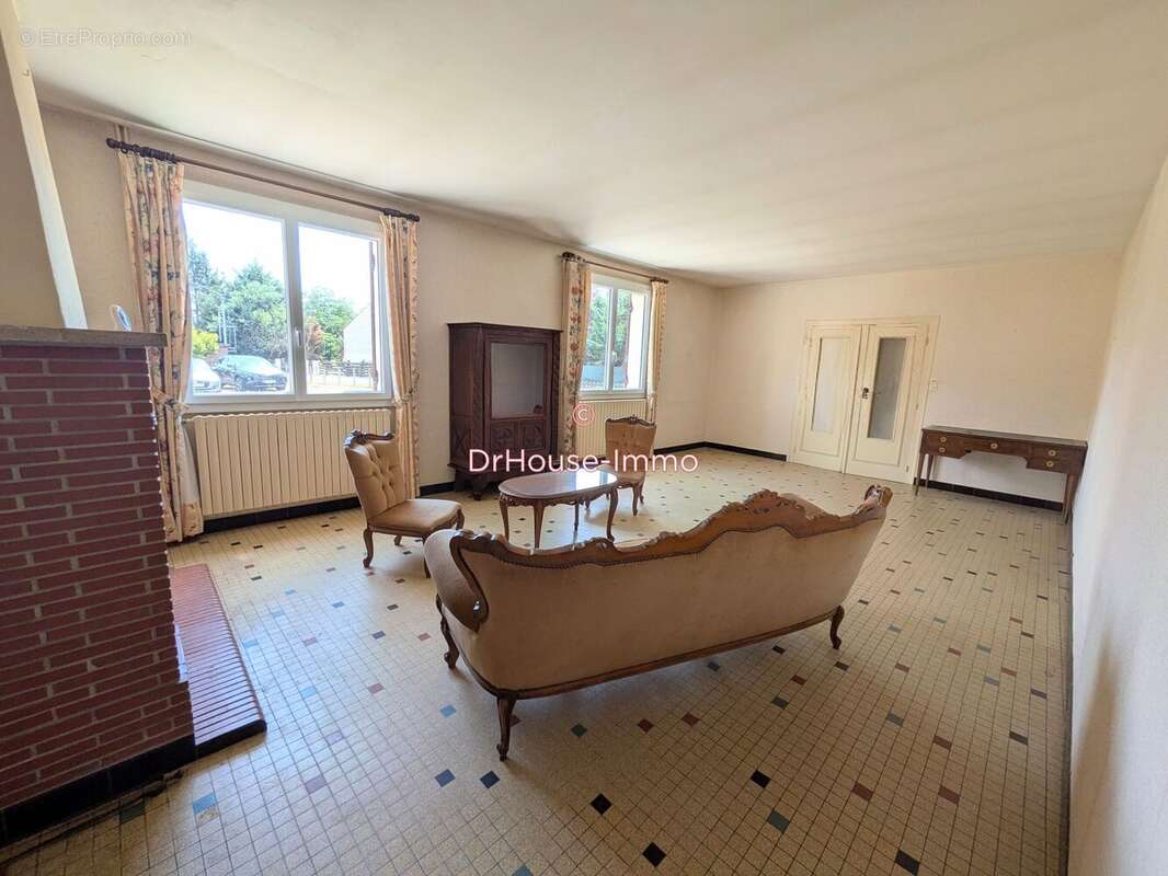 Maison à SAINT-PIERRE-D'EYRAUD