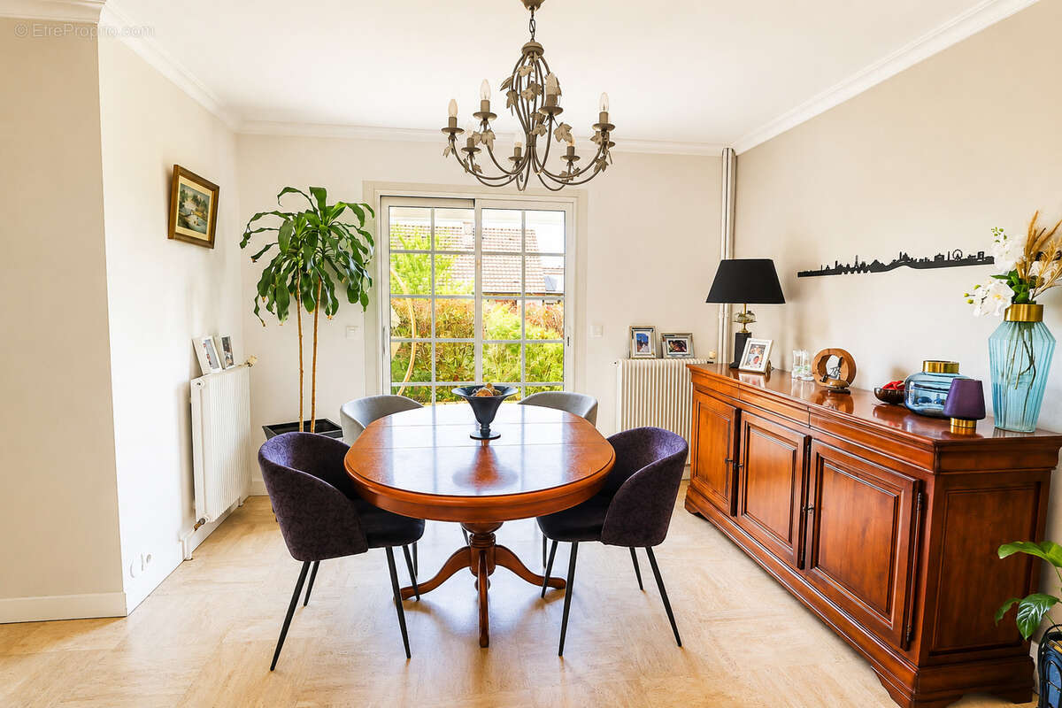 Maison à SAINTRY-SUR-SEINE