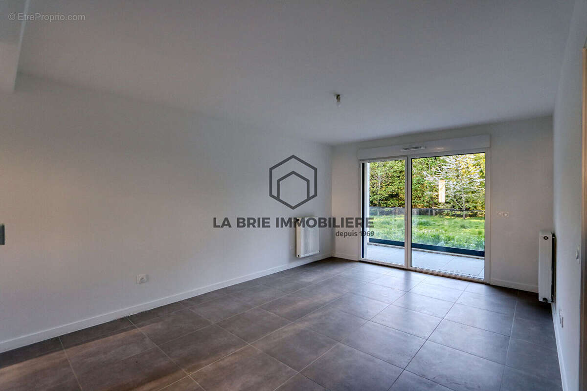 Appartement à RUBELLES