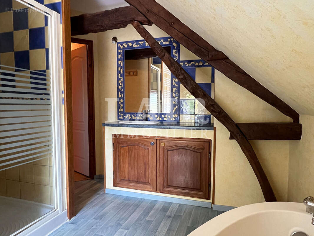 Maison à AVOINE