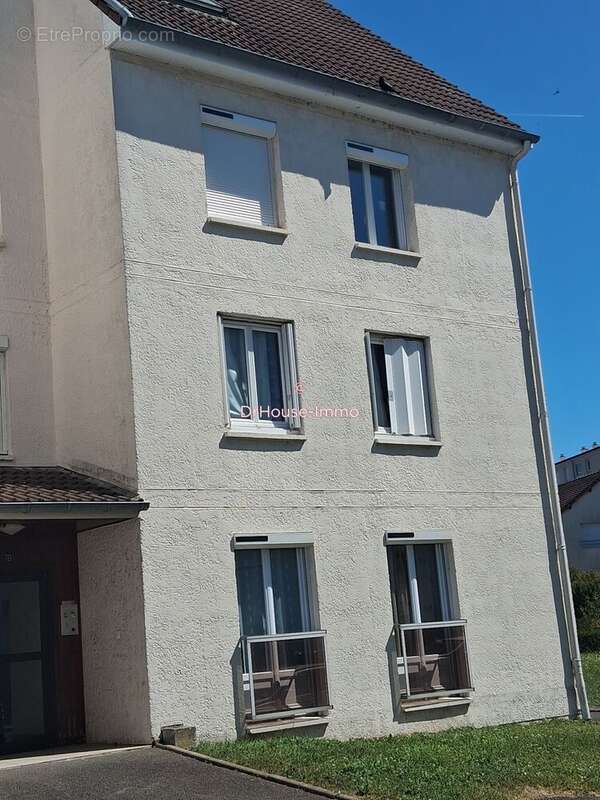 Appartement à SAINT-JEAN-DE-LA-RUELLE