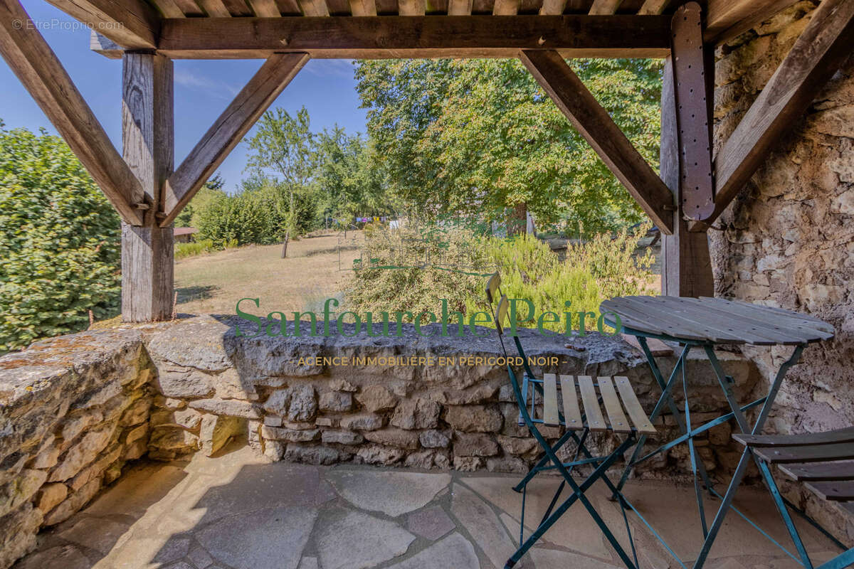 A 25 km à l'ouest de Sarlat et 7 km de St Cyprien - photo 21