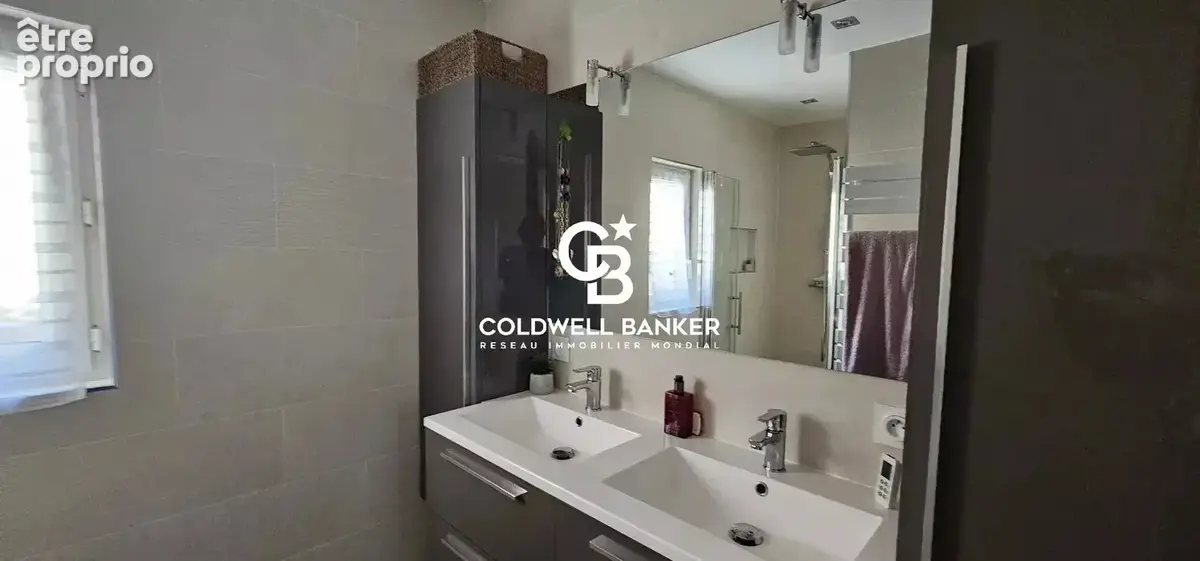 EXCLUSIVITÉ COLDWELL BANKER — Villa avec piscine et véranda à Fréjus - photo 17