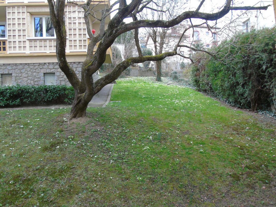Appartement à SAINT-ETIENNE